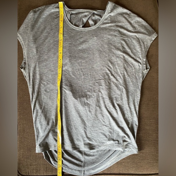 Lululemon Get Set Short Sleeve Size 6 in Heathered Core Medium Grey - Picture 5 of 6